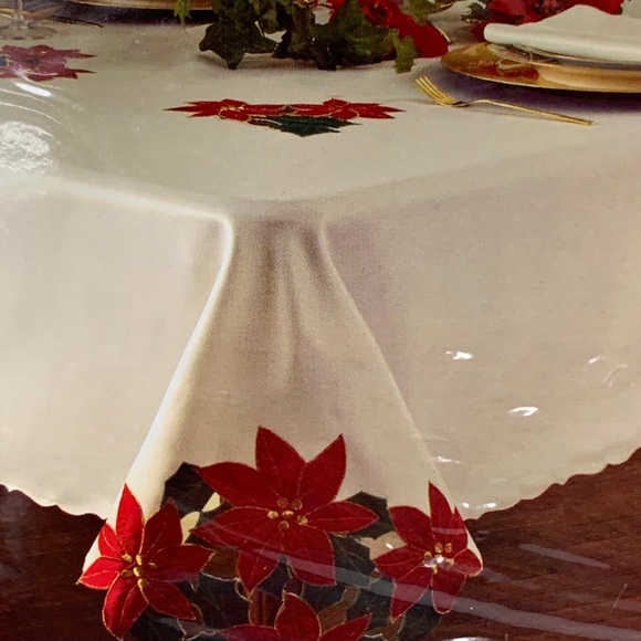 Christmas Cheer Poinsettia Tablecloth 60x120 - Picture 2 of 5